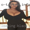 Looking black pissing pussy